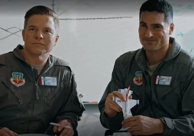 دانلود فیلم Come Fly With Me 2023 بیا با من پرواز کن